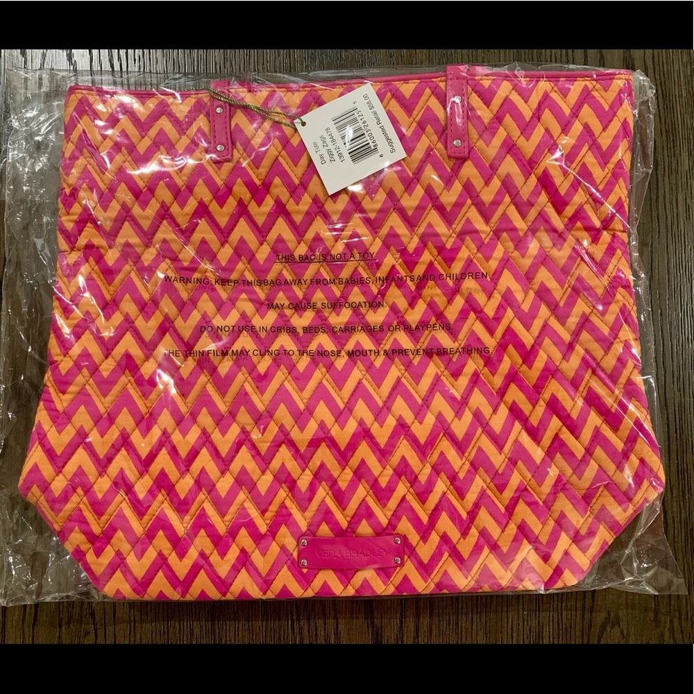Vera Bradley Day Tote in Ziggy Zags NWT
